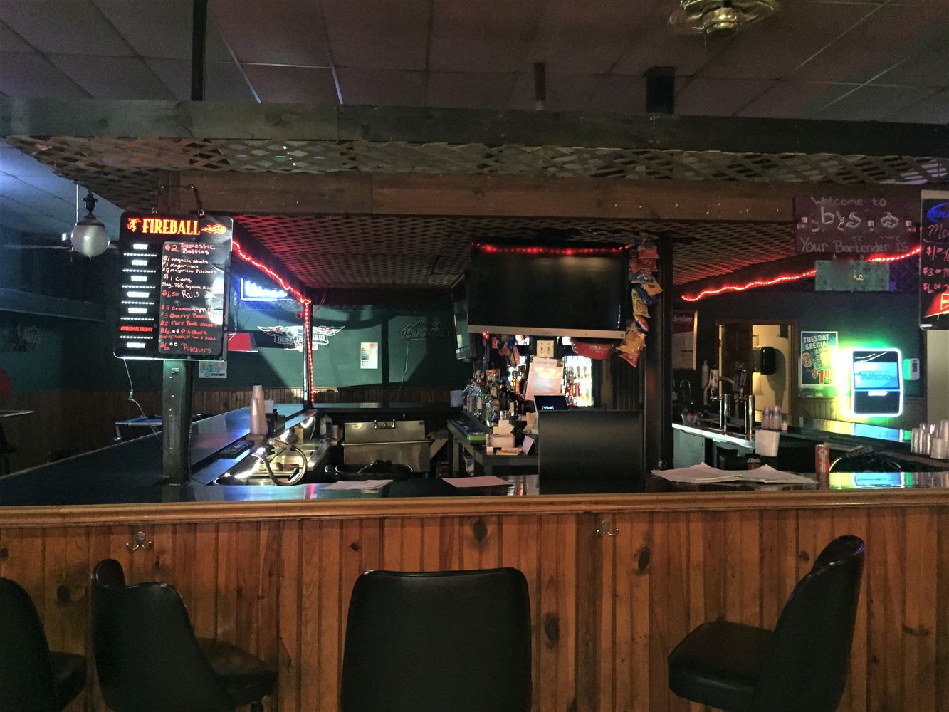 107 W Cherry St, Herrin, IL 62948